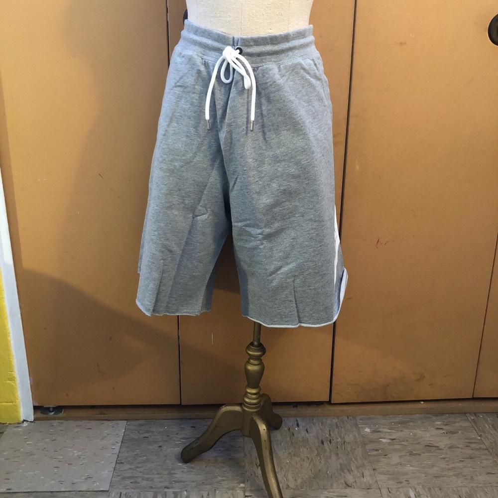 Shorts - Picture 3 of 4